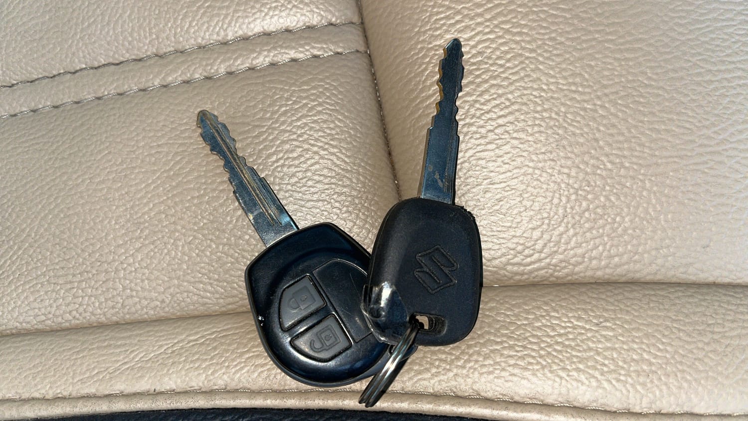Used 2014 Maruti Suzuki Ertiga Vxi Petrol Manual extra CAR KEY VIEW