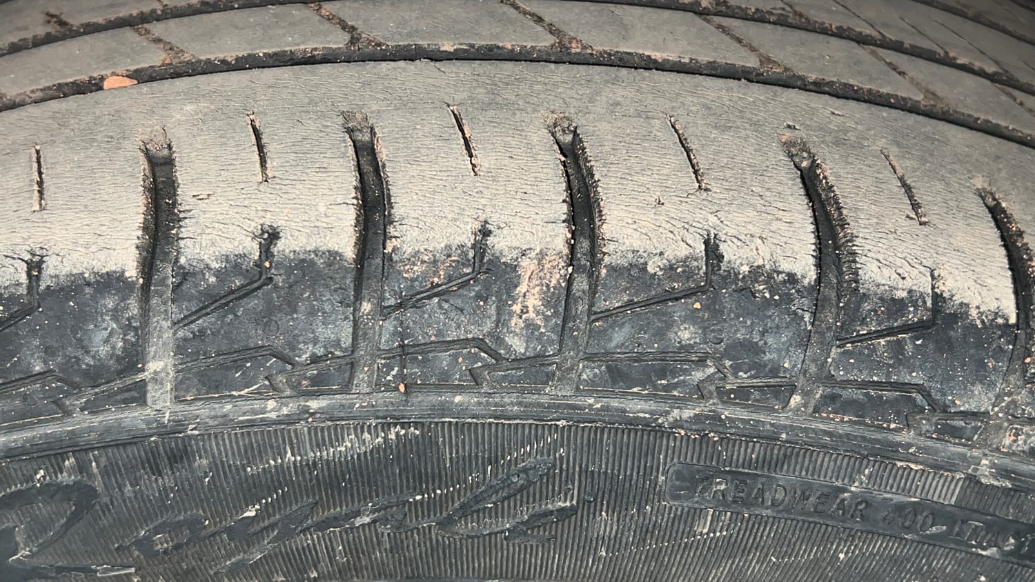 Used 2022 Hyundai Creta SX (O) 1.5 Petrol IVT Petrol Automatic tyres RIGHT FRONT TYRE TREAD VIEW