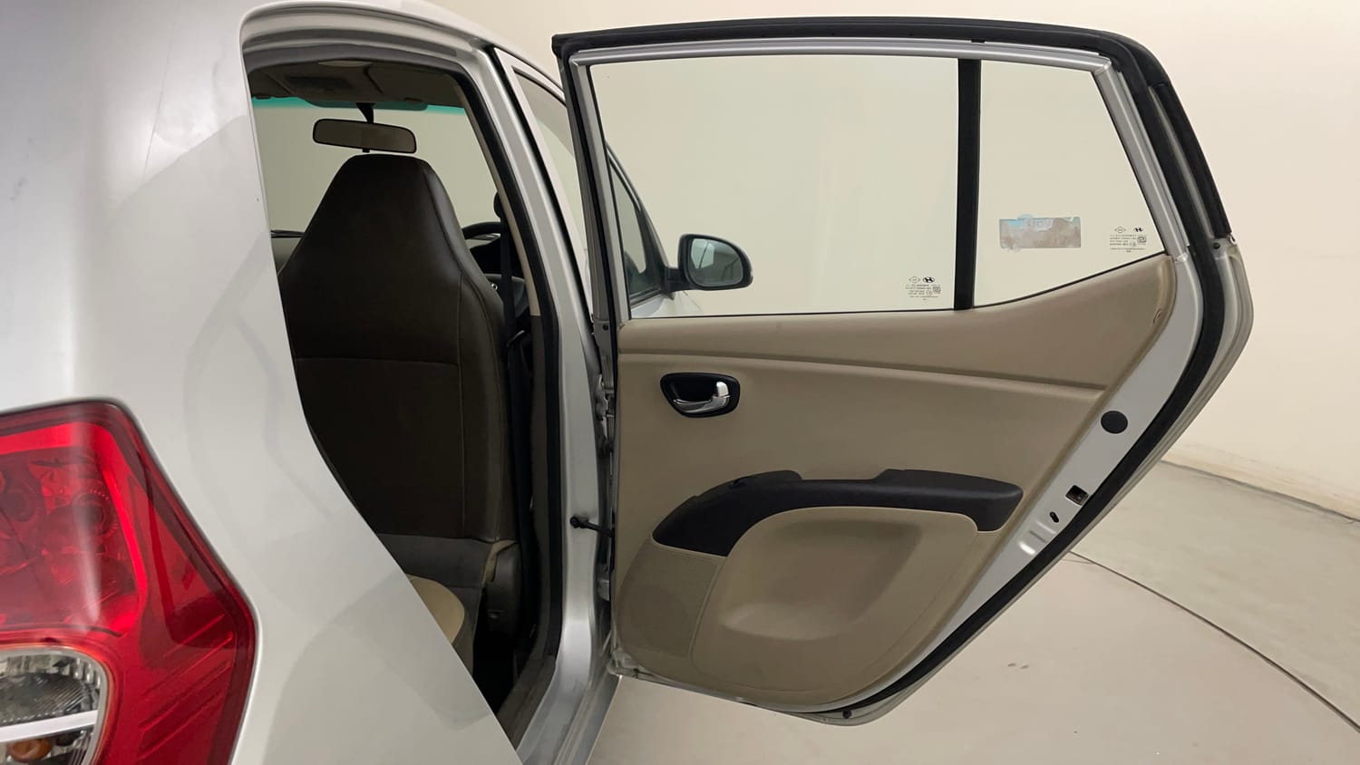 Used 2013 Hyundai i10 Magna 1.2 Kappa2 Petrol Manual interior RIGHT REAR DOOR OPEN VIEW