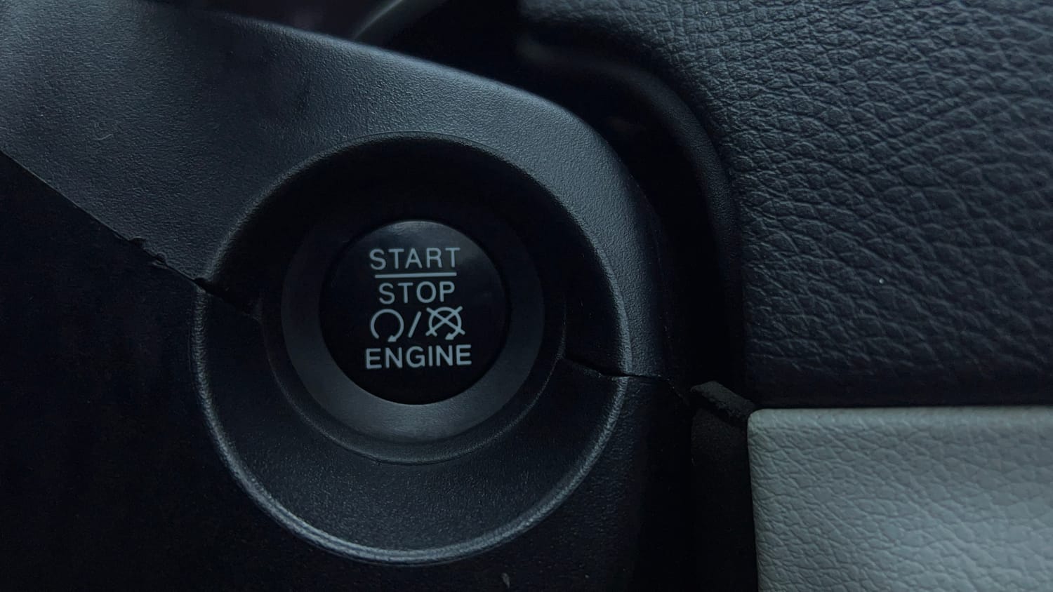 Used 2018 Jeep Compass Limited 1.4 Petrol AT Petrol Automatic top_features Keyless start