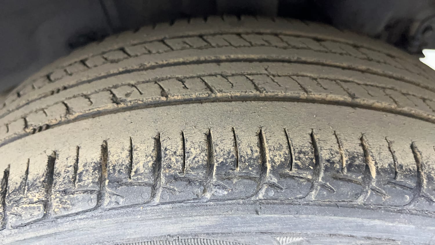 Used 2017 Hyundai Grand i10 Asta 1.2 Kappa VTVT Petrol Manual tyres LEFT REAR TYRE TREAD VIEW