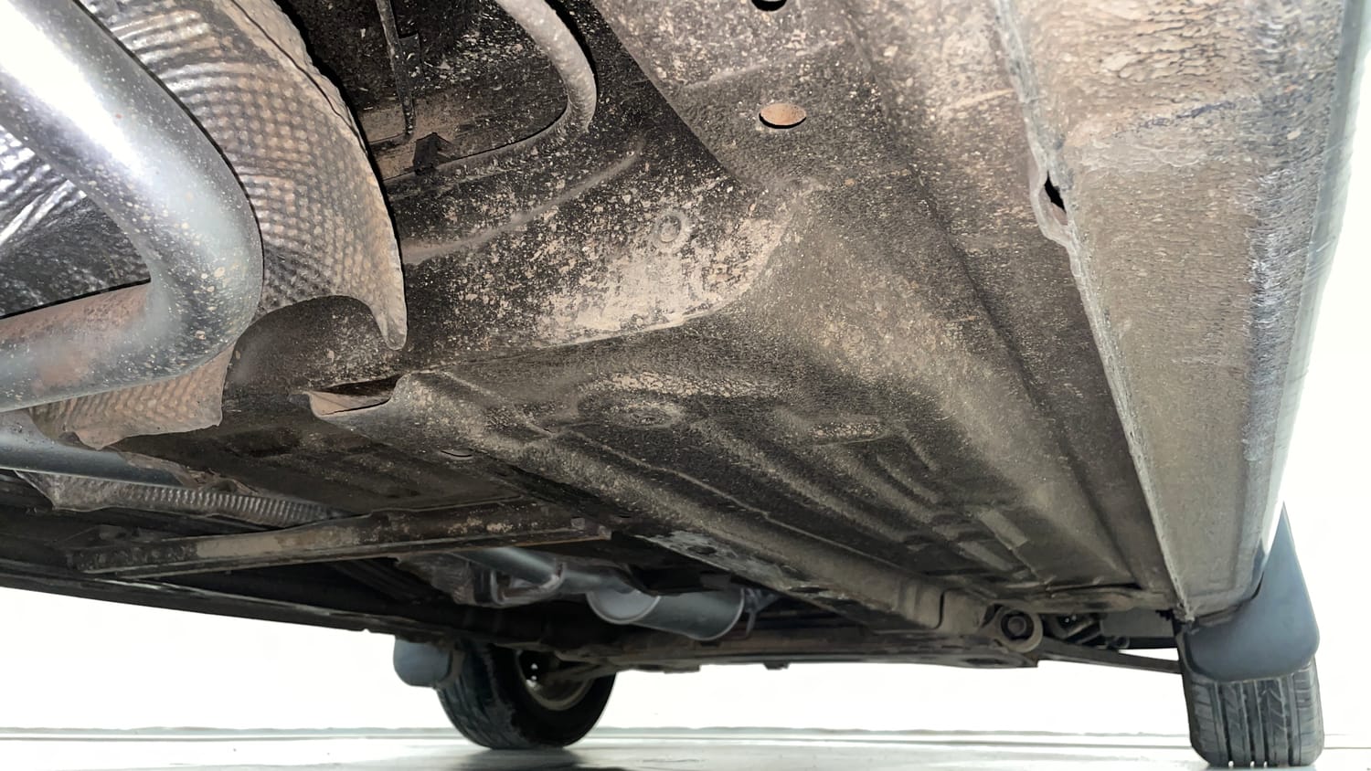 Used 2013 Ford Figo Duratec Petrol ZXI 1.2 Petrol Manual extra REAR RIGHT UNDERBODY VIEW