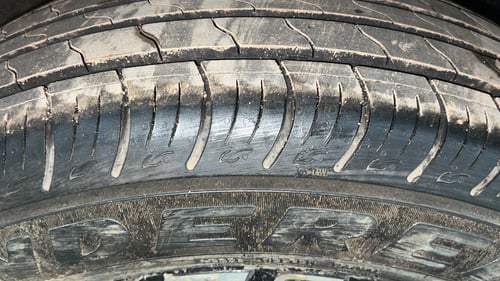 Used 2021 Renault Kiger RXZ 1.0 Turbo MT Petrol Manual tyres RIGHT FRONT TYRE TREAD VIEW