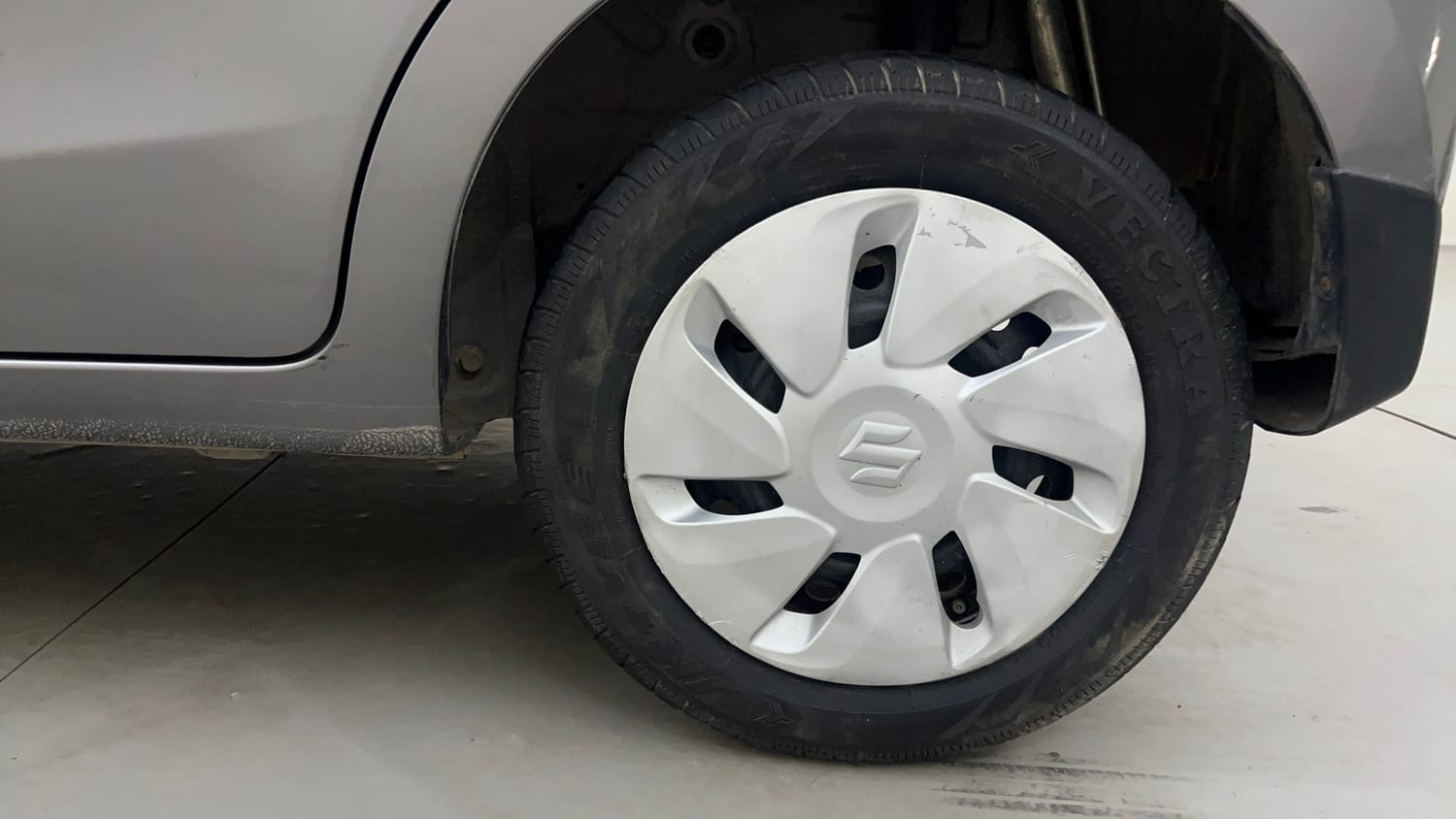Used 2017 Maruti Suzuki Celerio ZXi Petrol Manual tyres LEFT REAR TYRE RIM VIEW