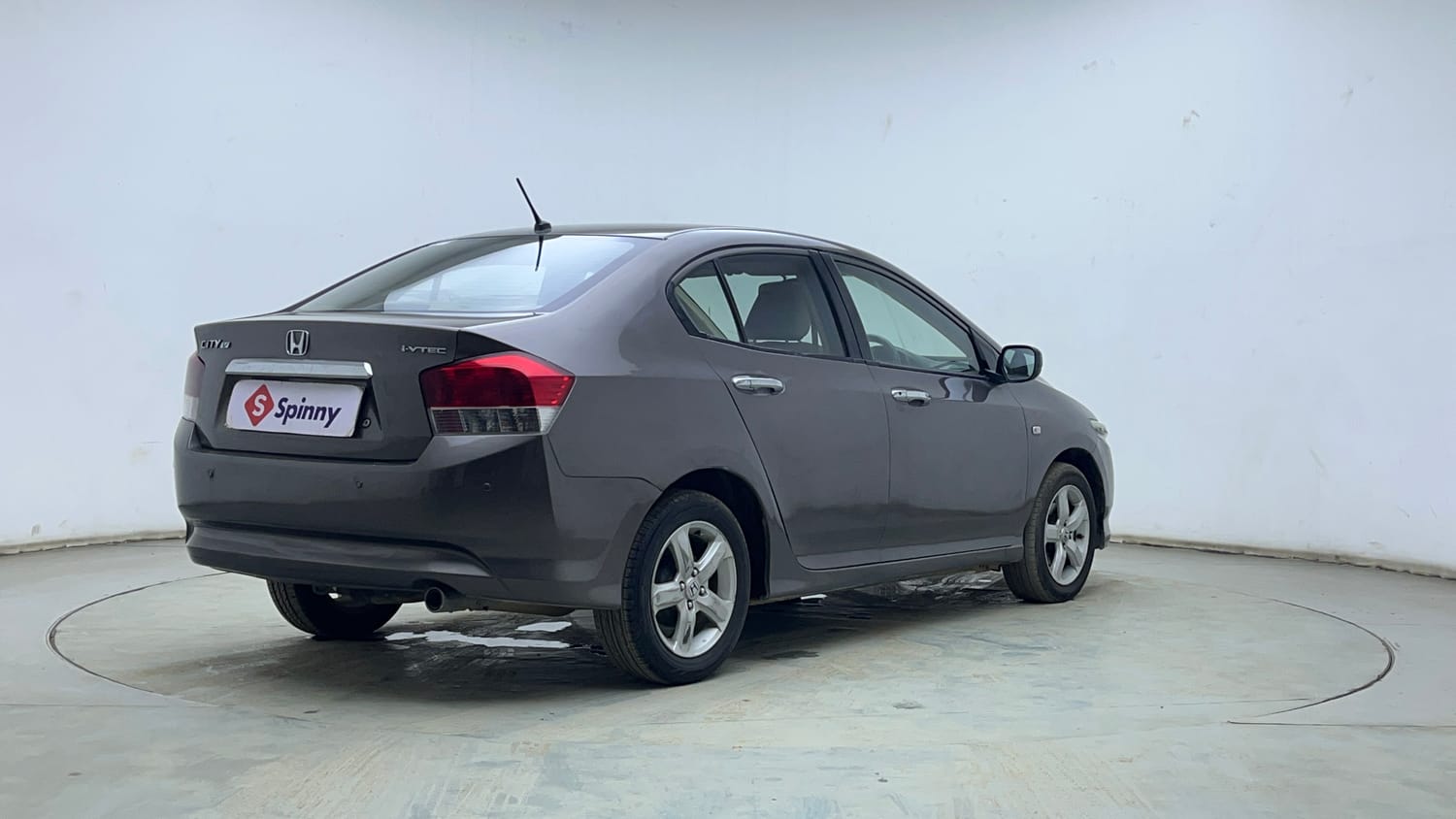 Used 2011 Honda City 1.5 V AT Petrol Automatic exterior RIGHT REAR CORNER VIEW