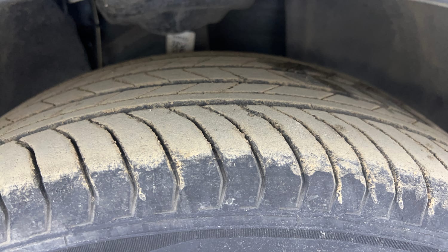 Used 2025 Volkswagen Taigun Topline 1.0 TSI AT Petrol Automatic tyres RIGHT FRONT TYRE TREAD VIEW