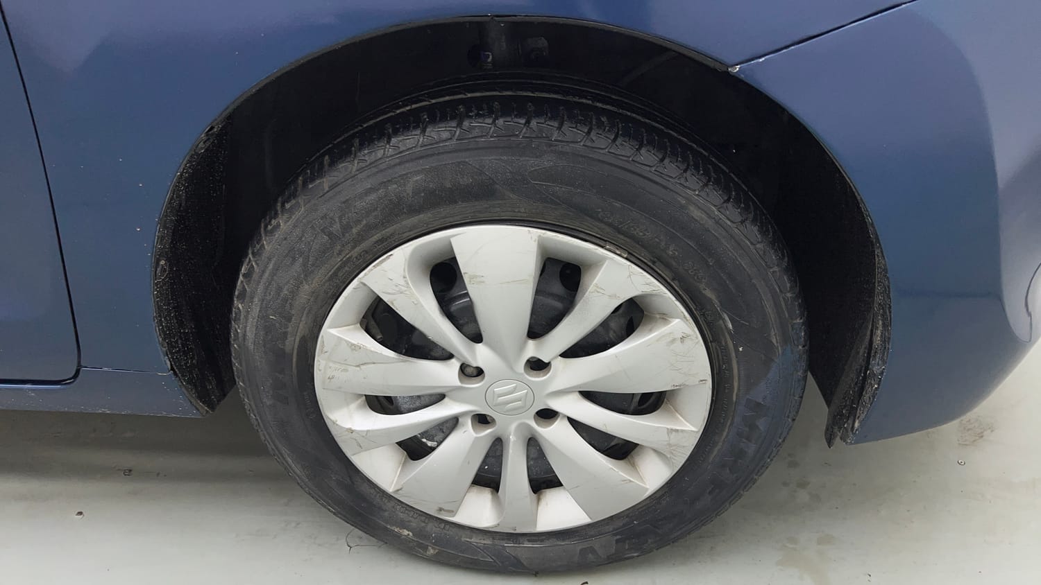 Used 2017 Maruti Suzuki Baleno Delta 1.2 Petrol Manual tyres RIGHT FRONT TYRE RIM VIEW