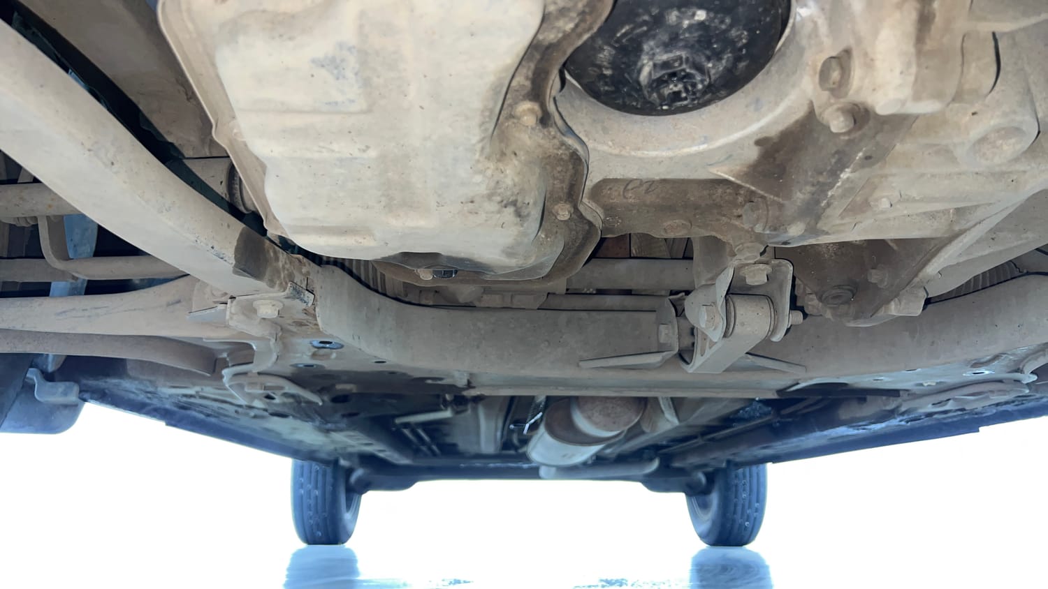 Used 2023 Nissan Magnite XV Premium Turbo Petrol Manual extra FRONT LEFT UNDERBODY VIEW