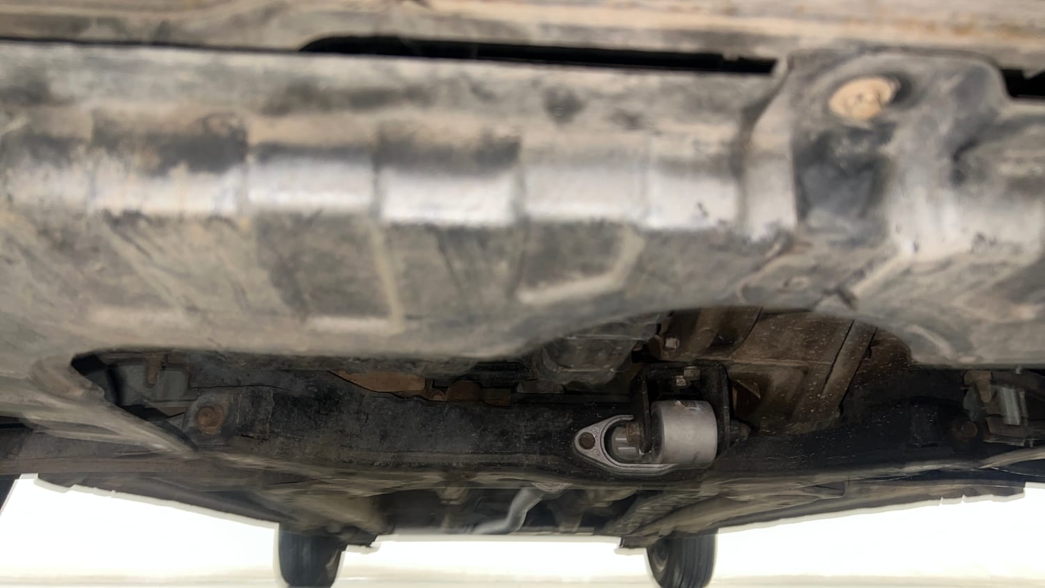 Used 2014 Hyundai i20 Sportz 1.2 Petrol Manual extra FRONT LEFT UNDERBODY VIEW