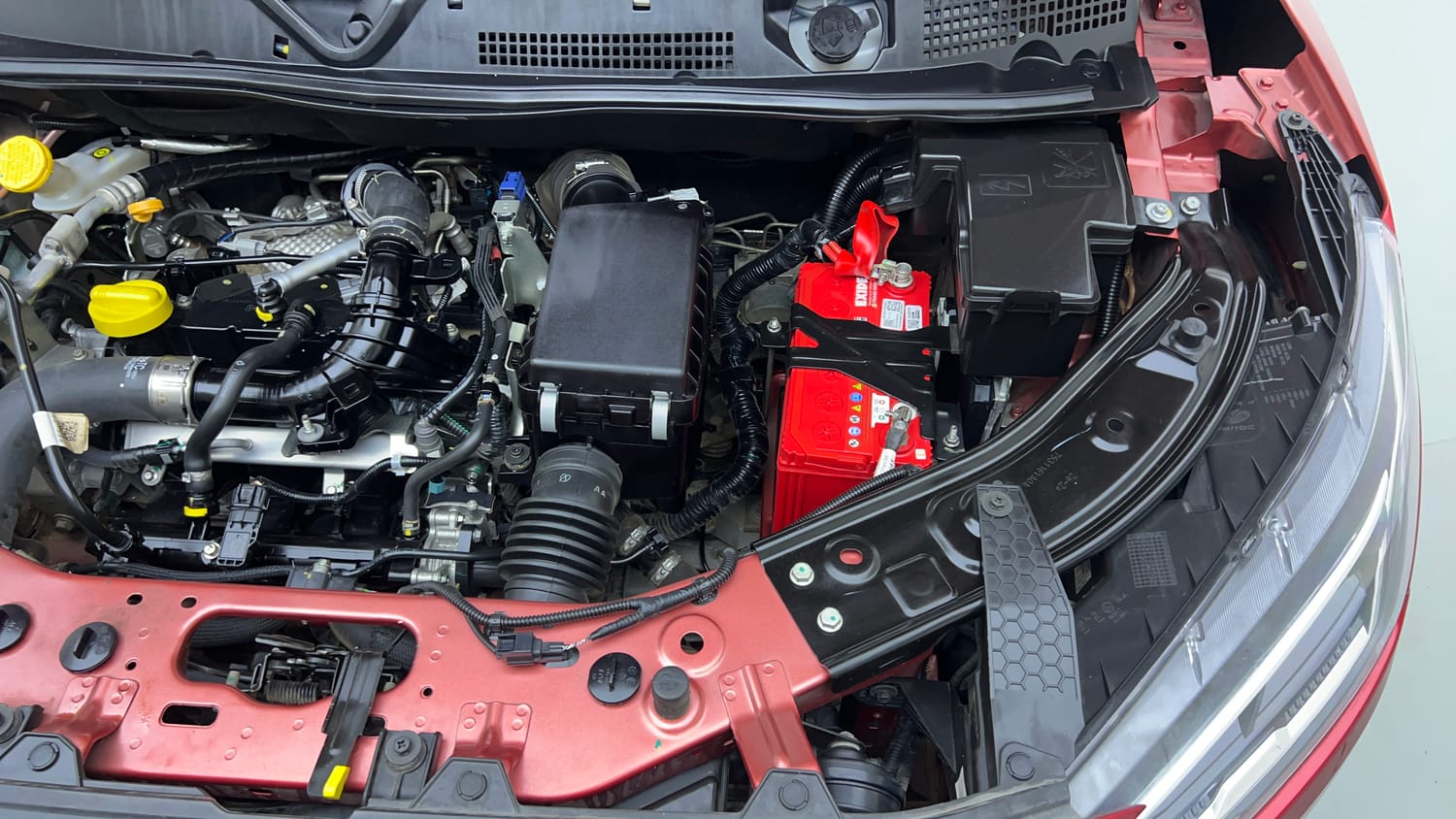 Used 2023 Nissan Magnite XV Premium Turbo Petrol Manual engine ENGINE LEFT SIDE VIEW