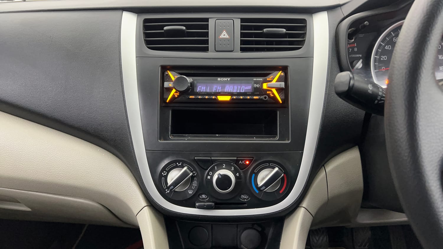 Used 2016 Maruti Suzuki Celerio VXi CNG Cng Manual interior MUSIC SYSTEM & AC CONTROL VIEW