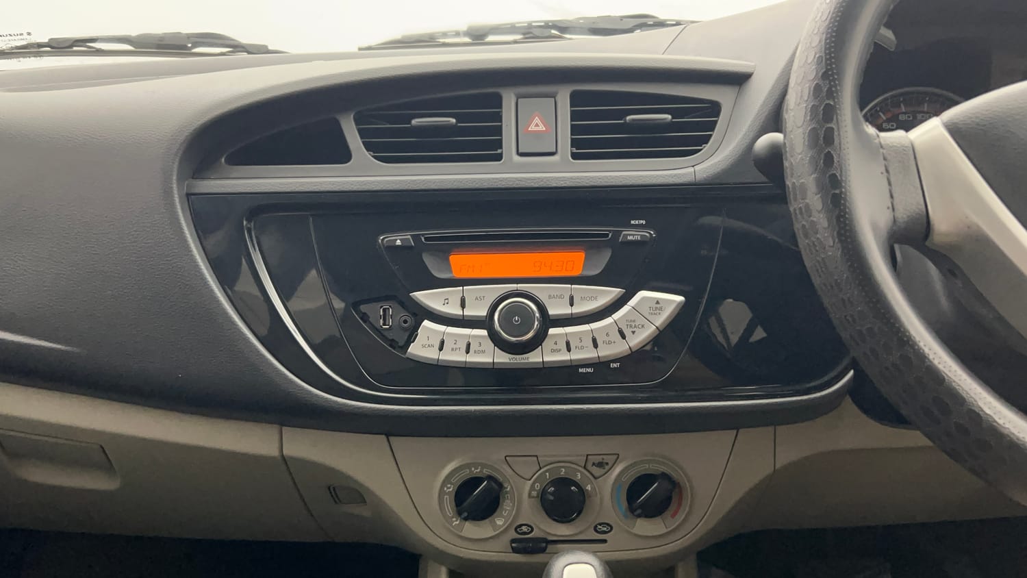 Used 2018 maruti-suzuki Alto K10 VXi (O) AMT Petrol Automatic top_features Integrated (in-dash) music system