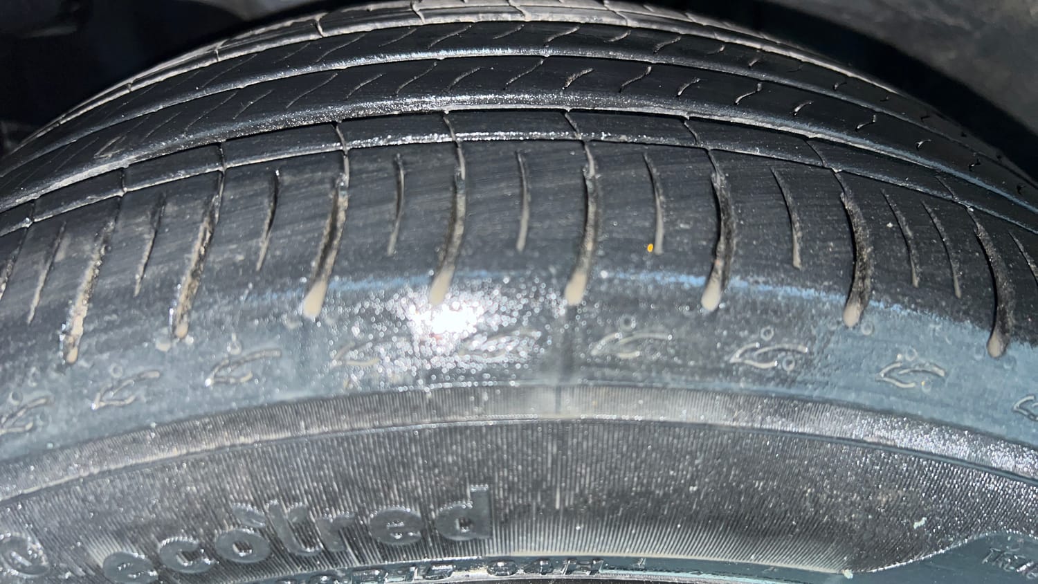 Used 2023 Honda City V Petrol MT Petrol Manual tyres LEFT FRONT TYRE TREAD VIEW