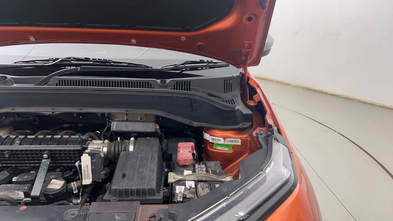 Used 2023 Tata Punch Adventure Rhythm Pack MT Petrol Manual engine ENGINE LEFT SIDE HINGE & APRON VIEW