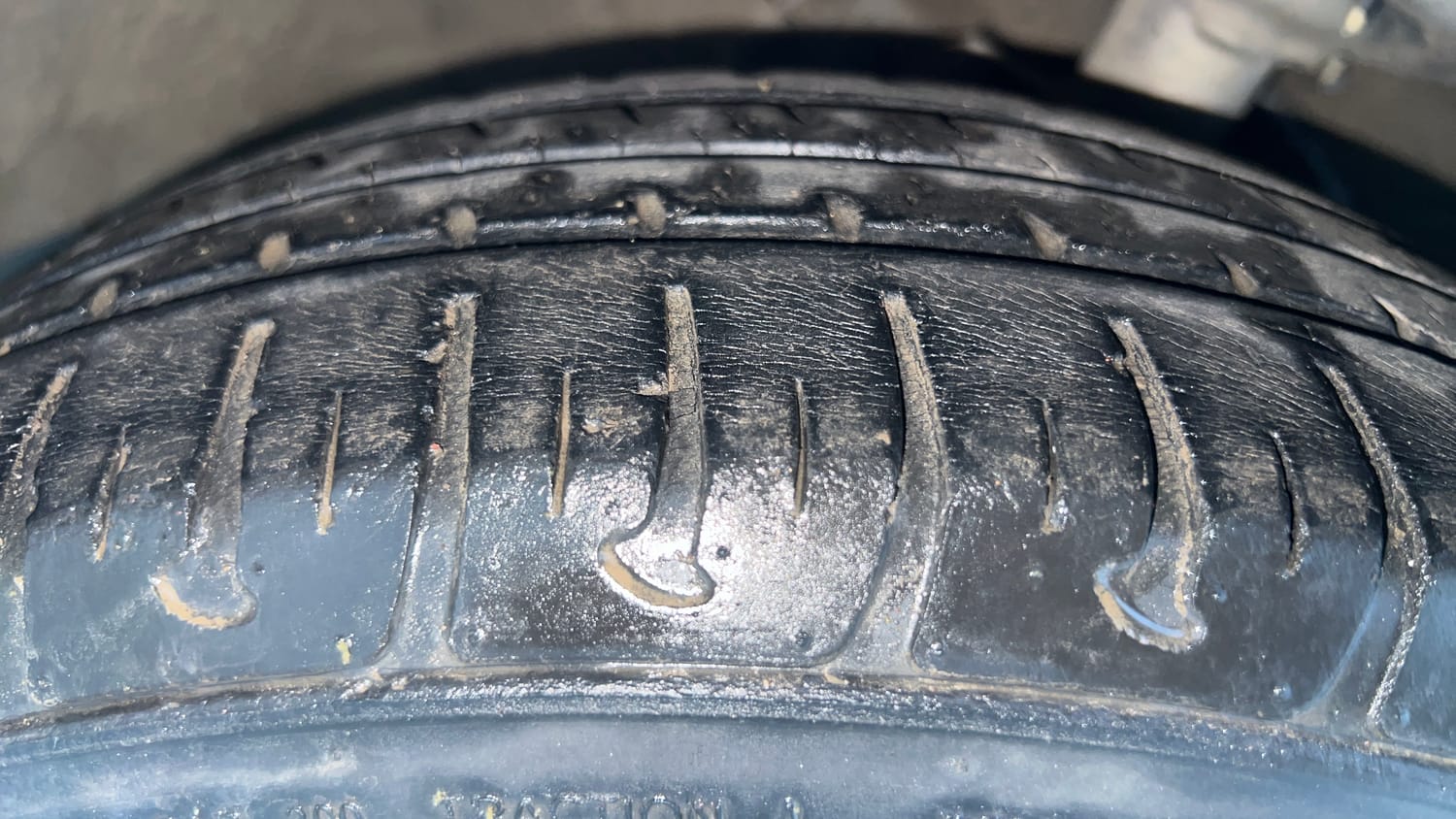 Used 2015 Hyundai Grand i10 Asta AT 1.2 Kappa VTVT Petrol Automatic tyres RIGHT FRONT TYRE TREAD VIEW