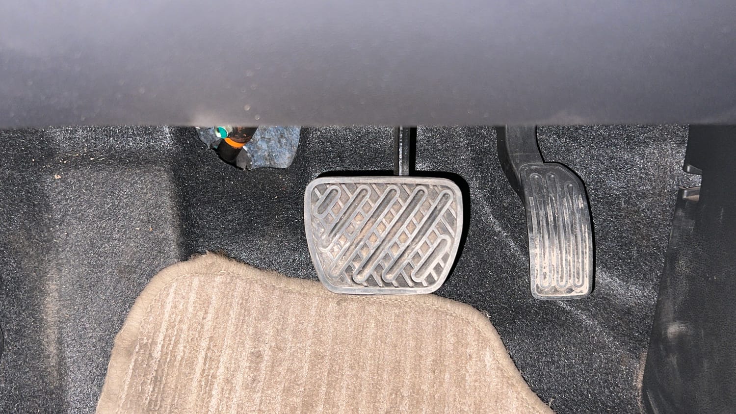 Used 2018 Nissan Sunny XV CVT Petrol Automatic interior PEDALS VIEW