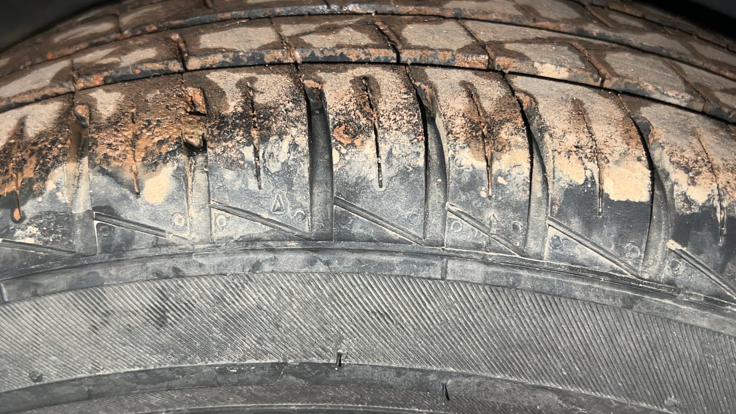 Used 2025 Hyundai Grand i10 Nios Magna 1.2 Kappa Petrol Manual tyres LEFT REAR TYRE TREAD VIEW