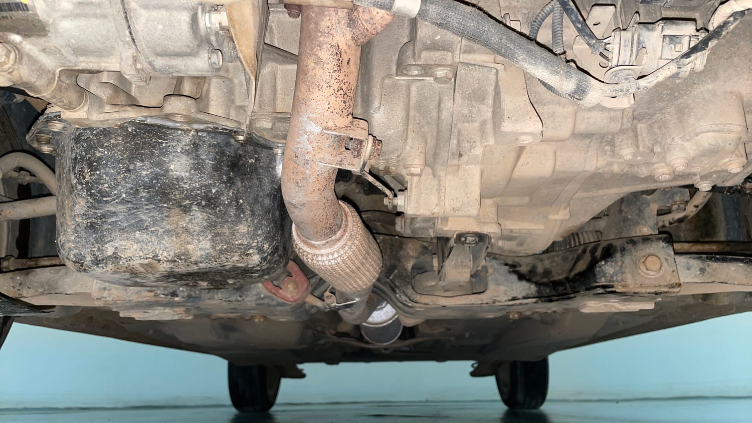Used 2014 Volkswagen Polo Highline1.2L (P) Petrol Manual extra FRONT LEFT UNDERBODY VIEW