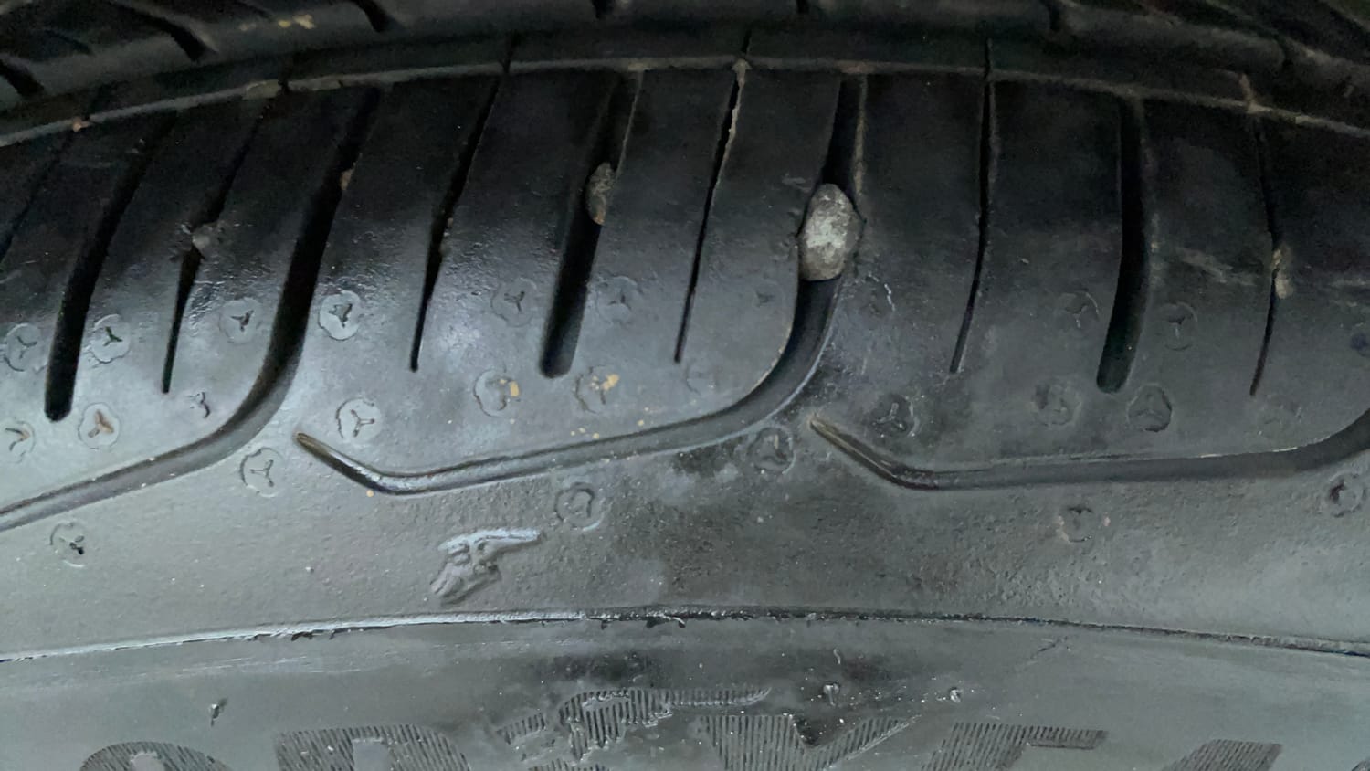 Used 2021 Tata Altroz XM Plus Petrol Petrol Manual tyres RIGHT FRONT TYRE TREAD VIEW
