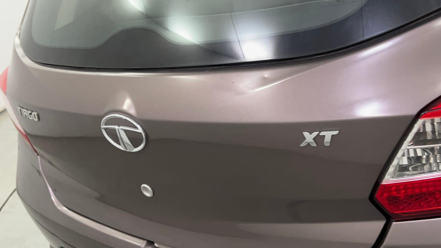 Used 2016 Tata Tiago Revotron XT Petrol Manual dents MINOR SCRATCH