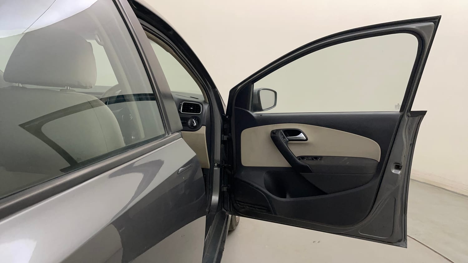 Used 2014 Volkswagen Polo Highline1.2L (P) Petrol Manual interior RIGHT FRONT DOOR OPEN VIEW