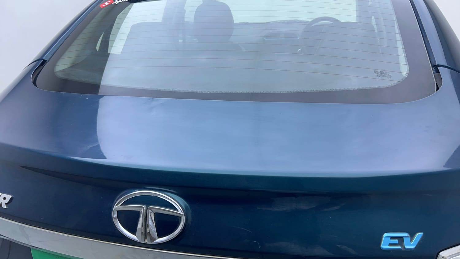 Used 2022 Tata Tigor EV XZ Plus Electric Automatic dents MINOR DENT