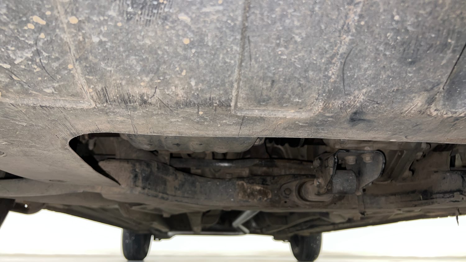 Used 2017 Hyundai Elite i20 Magna Executive 1.2 Petrol Manual extra FRONT LEFT UNDERBODY VIEW