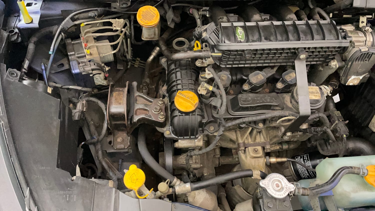 Used 2023 Tata Altroz XZ Plus Petrol Petrol Manual engine ENGINE RIGHT SIDE VIEW
