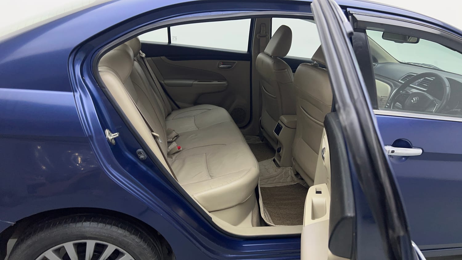 Used 2018 Maruti Suzuki Ciaz Alpha 1.4 MT Petrol Manual interior RIGHT SIDE REAR DOOR CABIN VIEW