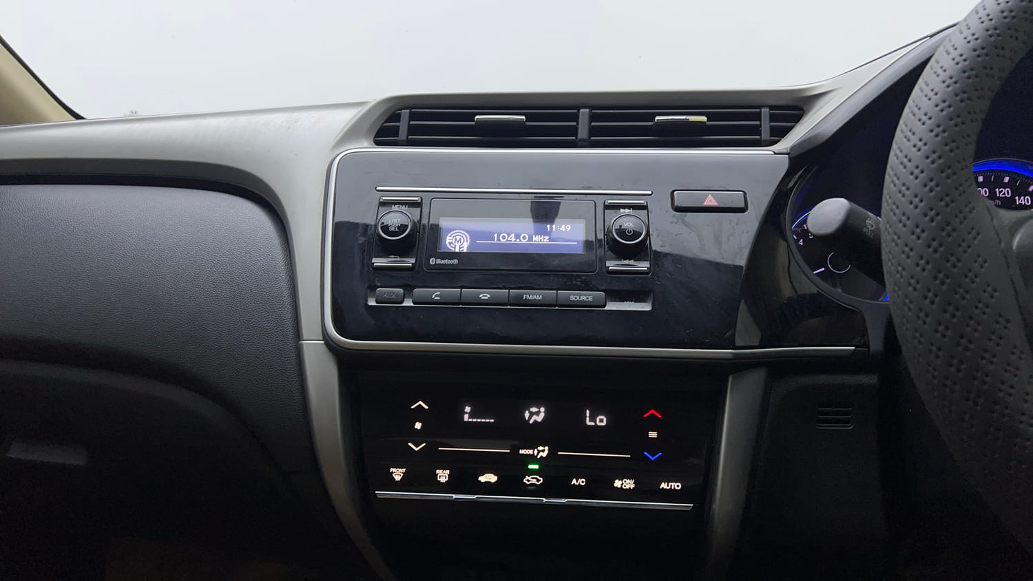 Used 2016 Honda City SV CVT Petrol Automatic interior MUSIC SYSTEM & AC CONTROL VIEW