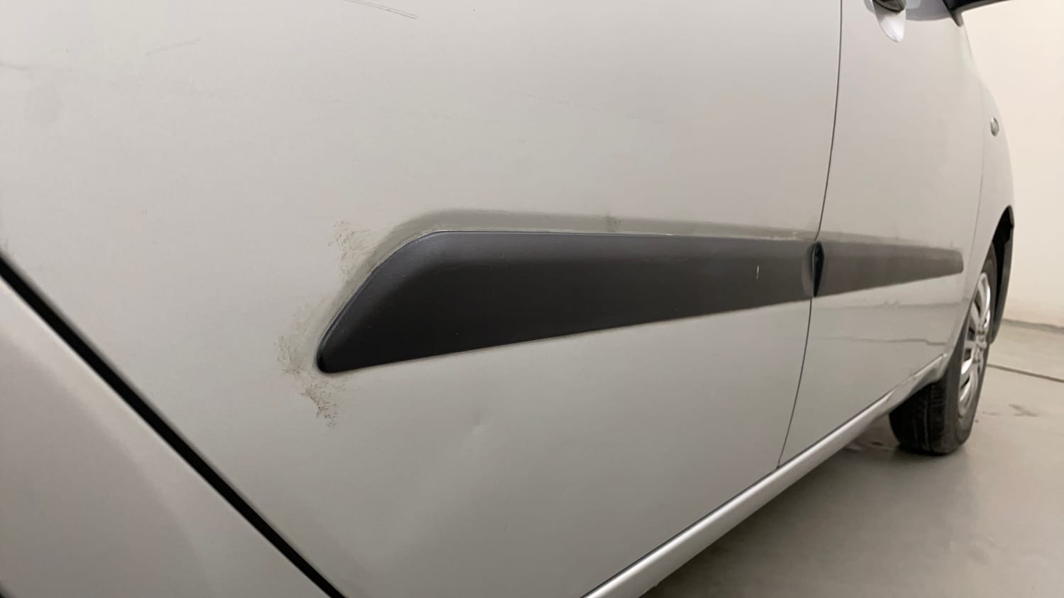 Used 2013 Hyundai i10 Magna 1.2 Kappa2 Petrol Manual dents MINOR DENT