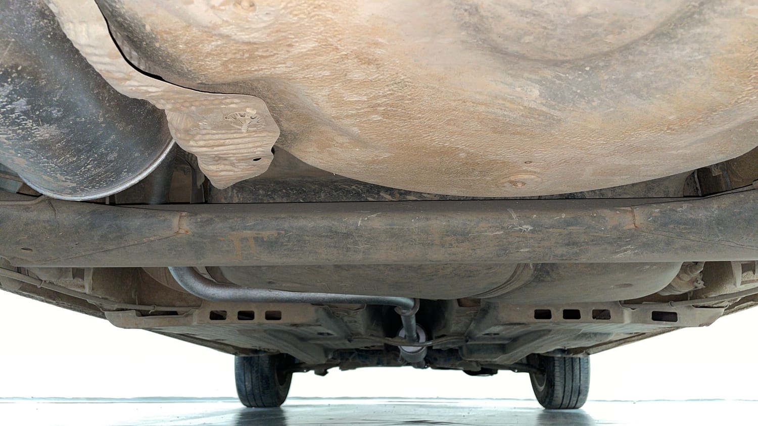 Used 2014 Volkswagen Polo Highline1.2L (P) Petrol Manual extra REAR UNDERBODY VIEW (TAKEN FROM REAR)