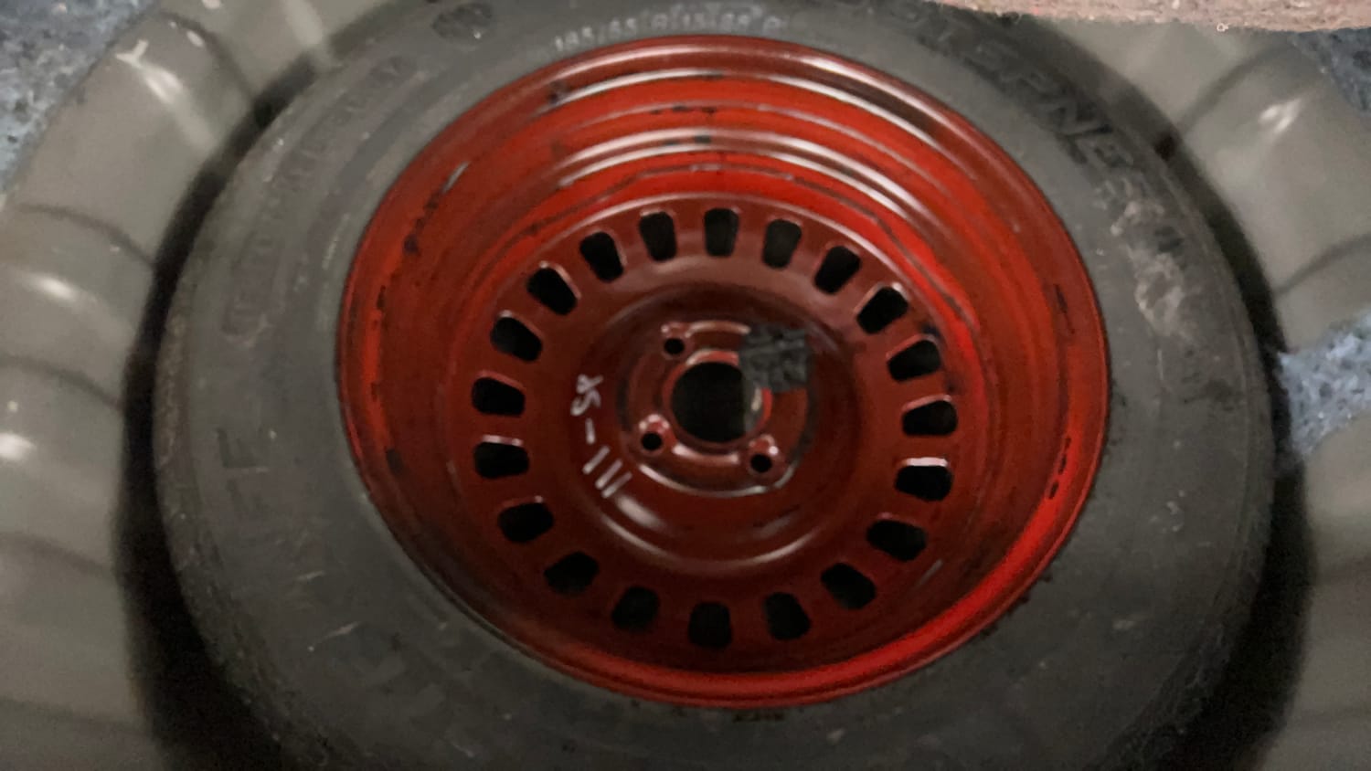Used 2023 Nissan Magnite XV Petrol Manual tyres SPARE TYRE VIEW