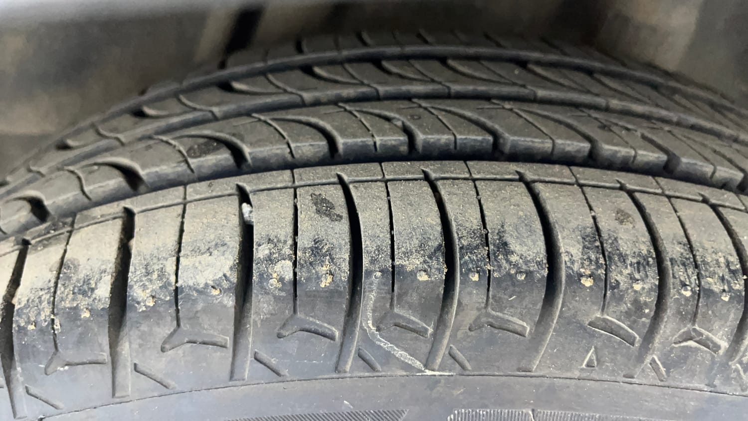 Used 2011 Honda City 1.5 V AT Petrol Automatic tyres LEFT REAR TYRE TREAD VIEW