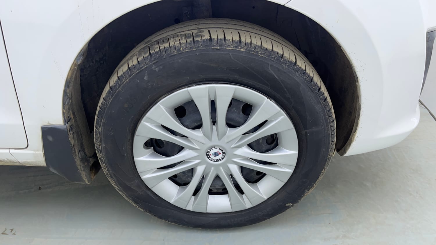 Used 2014 Maruti Suzuki Ertiga Vxi Petrol Manual tyres RIGHT FRONT TYRE RIM VIEW