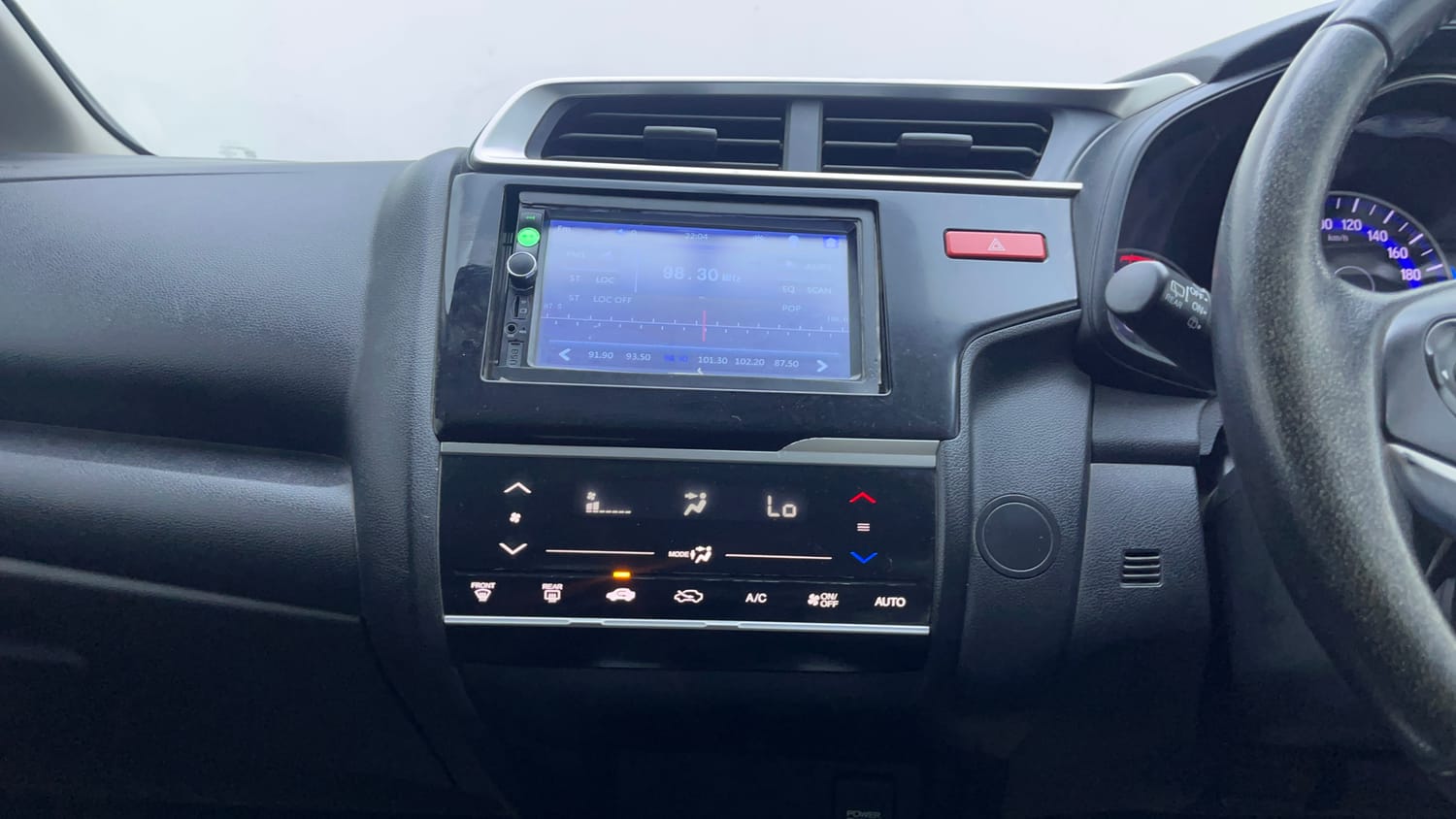 Used 2016 Honda Jazz VX Petrol Petrol Manual interior MUSIC SYSTEM & AC CONTROL VIEW