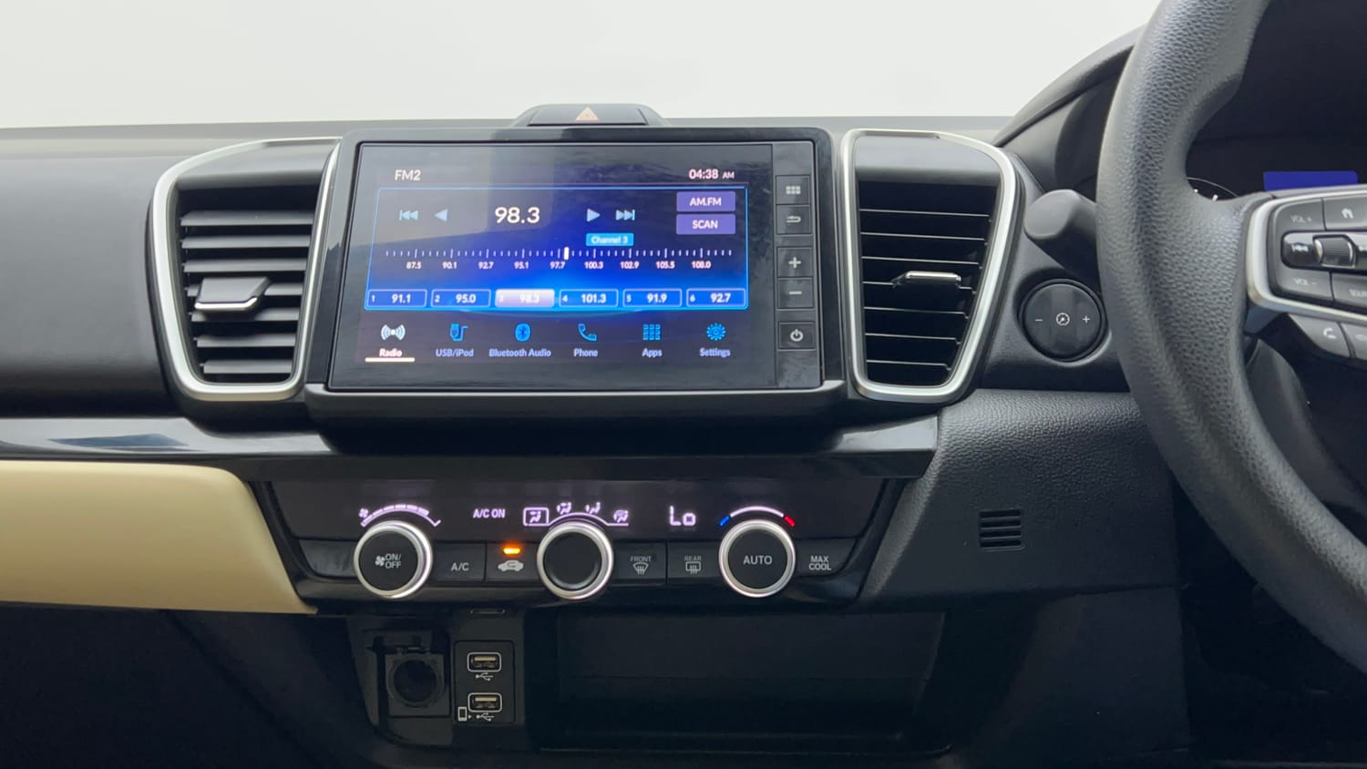 Used 2023 Honda City V Petrol MT Petrol Manual interior MUSIC SYSTEM & AC CONTROL VIEW