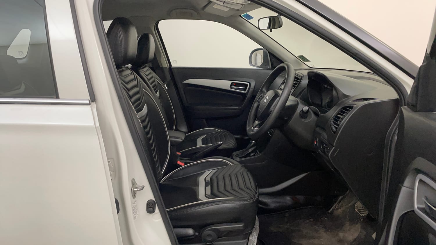 Used 2021 Maruti Suzuki Vitara Brezza ZXi AT SHVS Petrol Automatic interior RIGHT SIDE FRONT DOOR CABIN VIEW