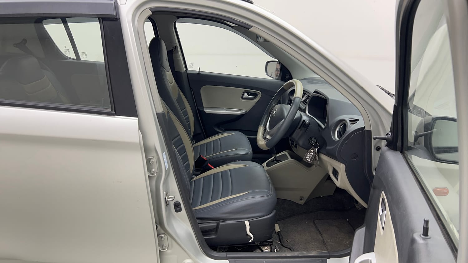 Used 2019 maruti-suzuki Alto K10 VXi (O) AMT Petrol Automatic interior RIGHT SIDE FRONT DOOR CABIN VIEW