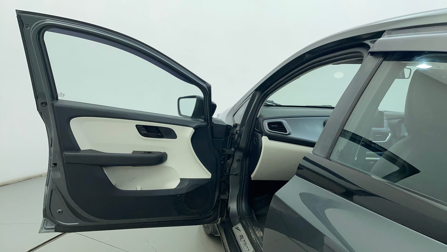 Used 2021 Tata Altroz XM Plus Petrol Petrol Manual interior LEFT FRONT DOOR OPEN VIEW