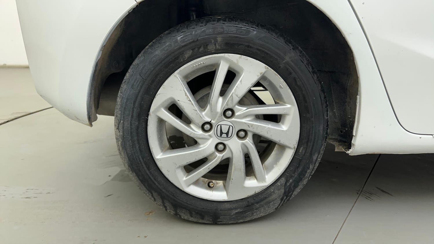 Used 2016 Honda Jazz V Petrol Petrol Manual tyres RIGHT REAR TYRE RIM VIEW