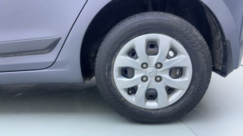 Used 2016 Hyundai Elite i20 Sportz 1.2 Petrol Manual tyres LEFT REAR TYRE RIM VIEW