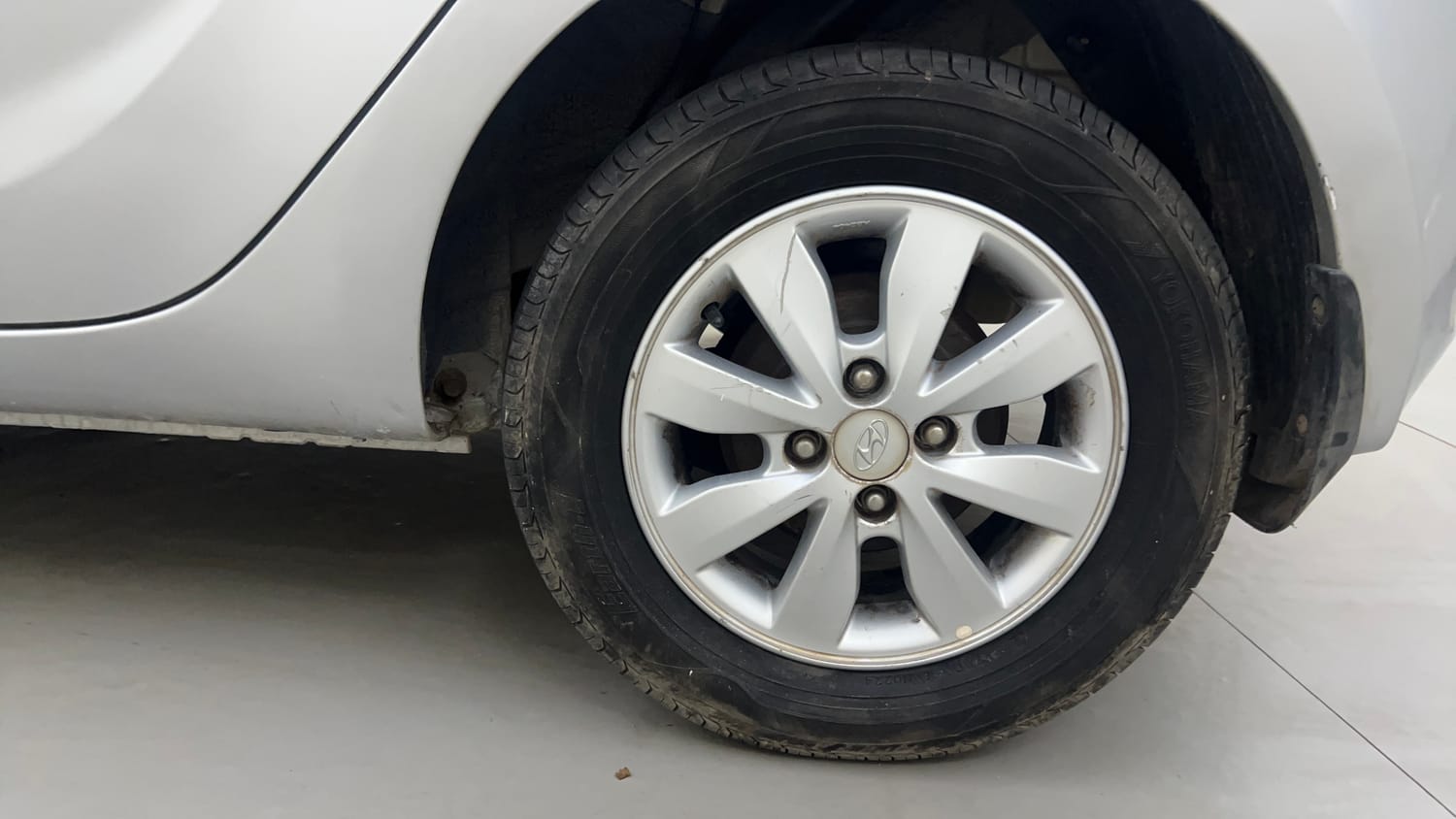 Used 2014 Hyundai i20 Sportz 1.2 Petrol Manual tyres LEFT REAR TYRE RIM VIEW