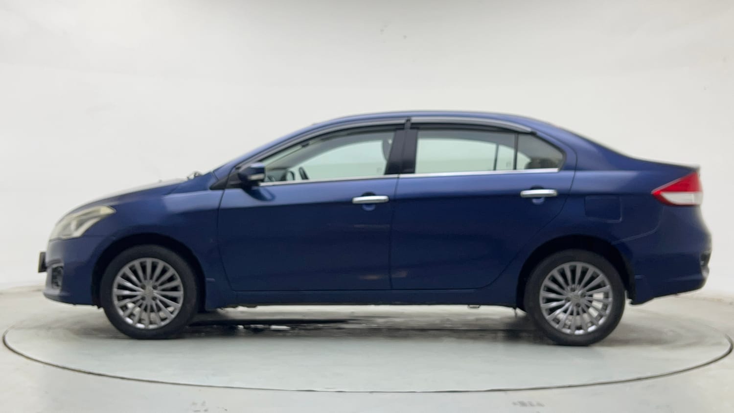 Used 2018 Maruti Suzuki Ciaz Alpha 1.4 MT Petrol Manual exterior LEFT SIDE VIEW
