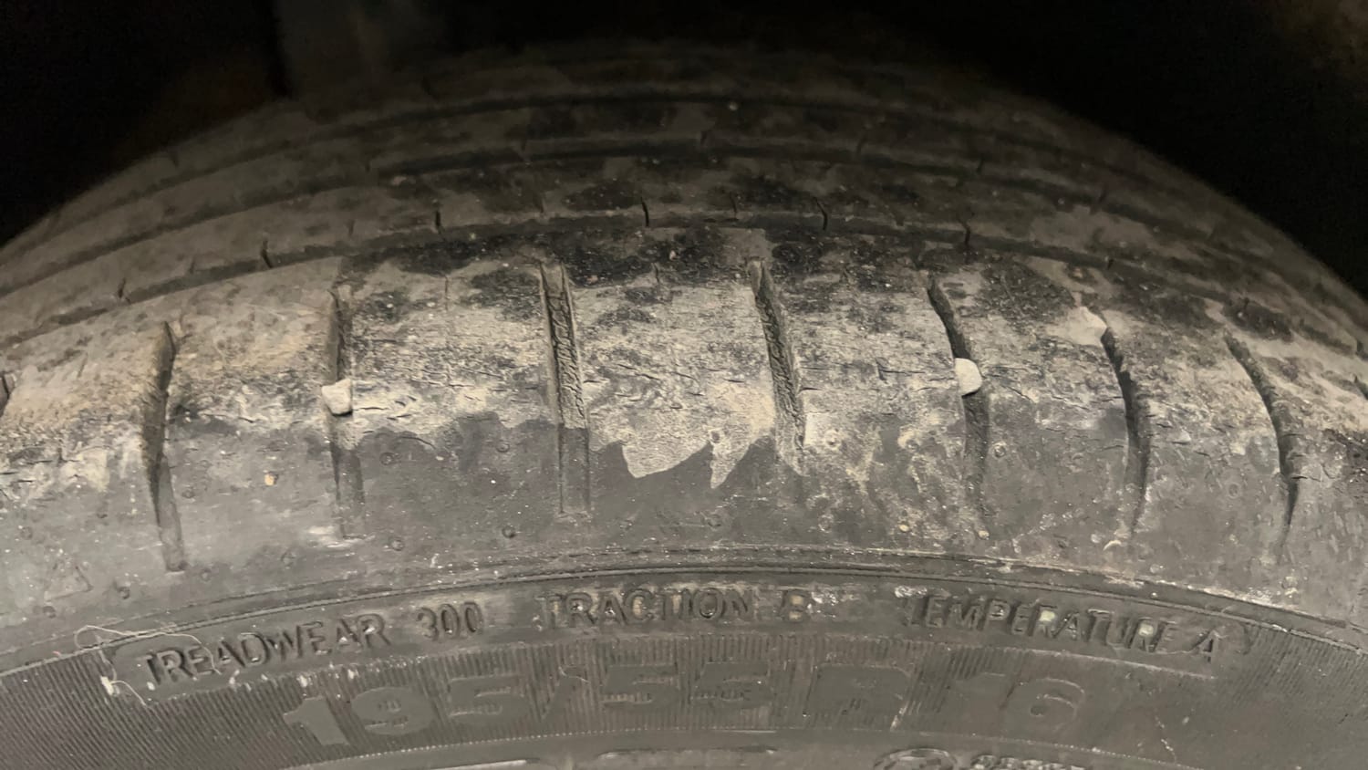 Used 2016 null Petrol Manual tyres RIGHT REAR TYRE TREAD VIEW