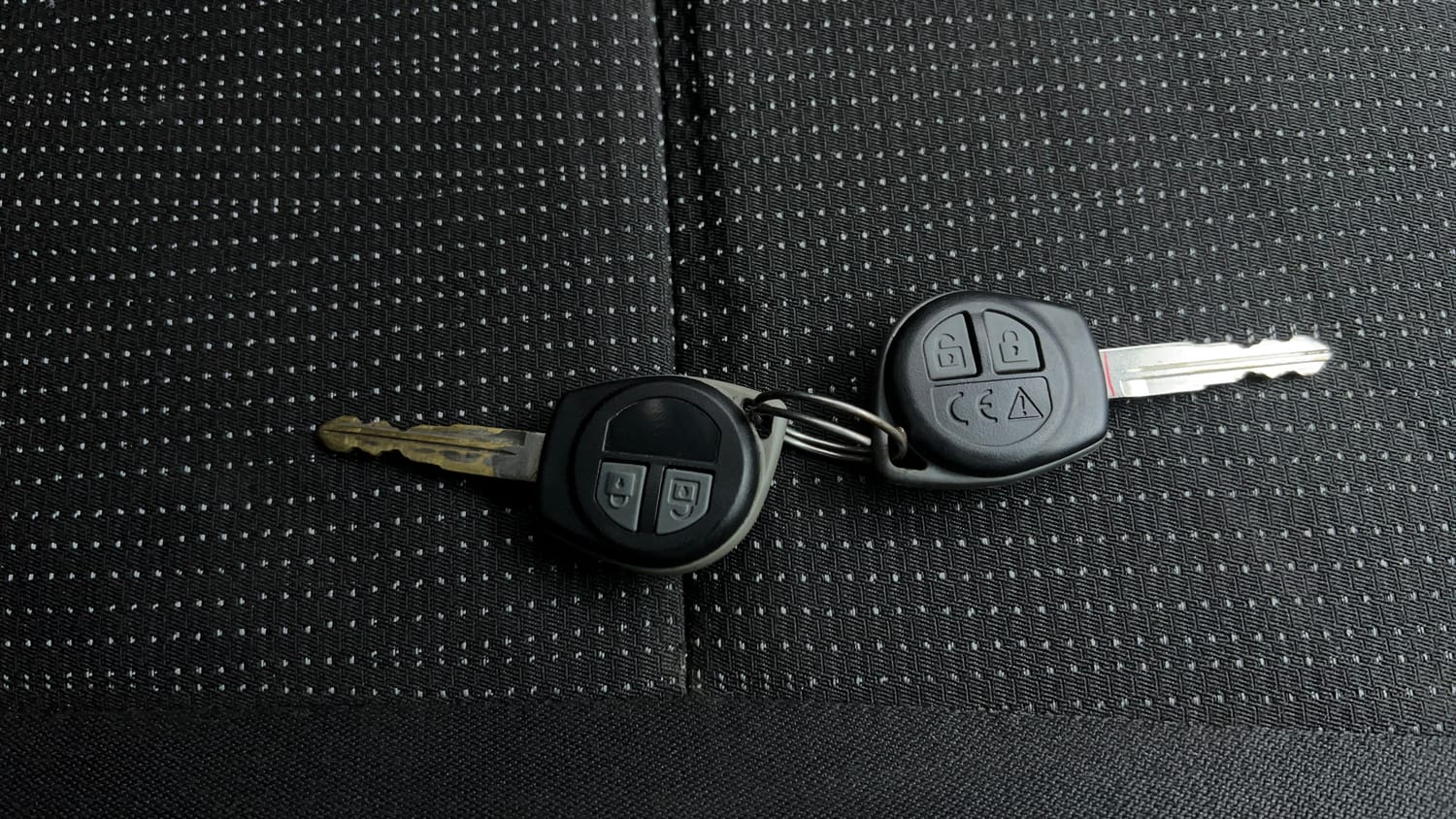 Used 2017 Maruti Suzuki Swift LXi (O) Petrol Manual extra CAR KEY VIEW