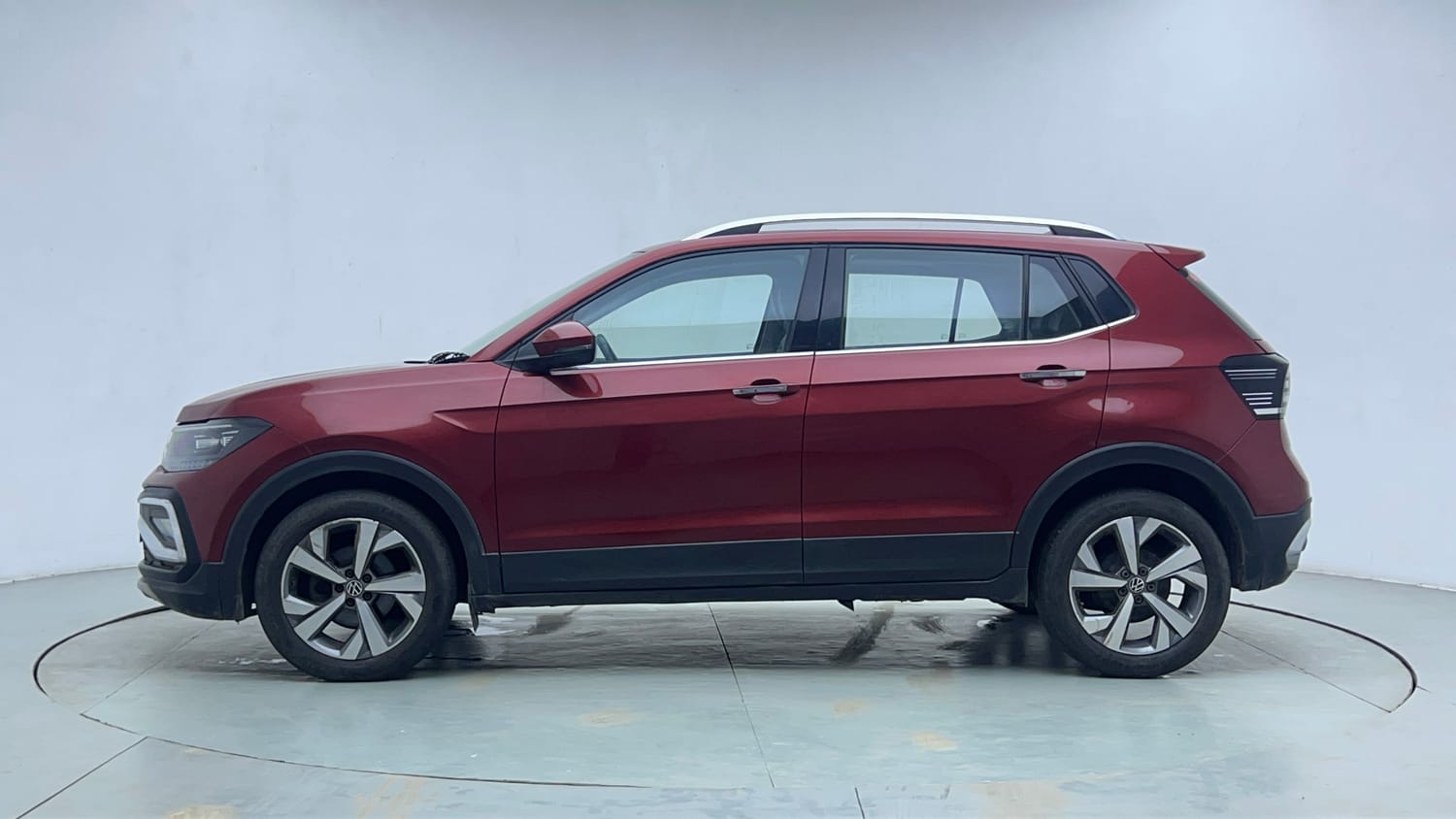 Used 2022 Volkswagen Taigun Topline 1.0 TSI AT Petrol Automatic exterior LEFT SIDE VIEW