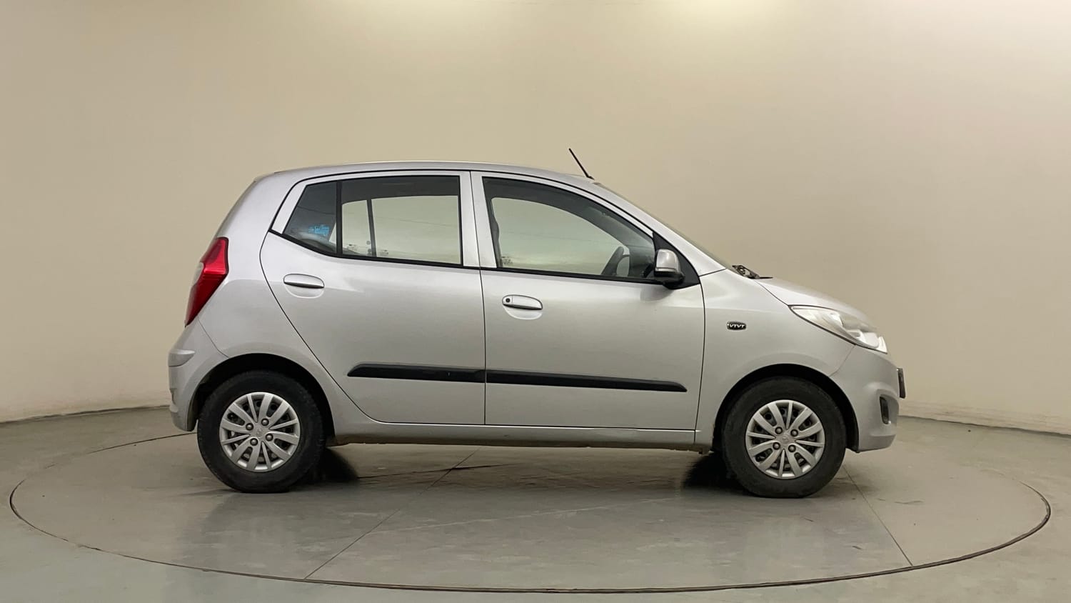 Used 2013 Hyundai i10 Magna 1.2 Kappa2 Petrol Manual exterior RIGHT SIDE VIEW