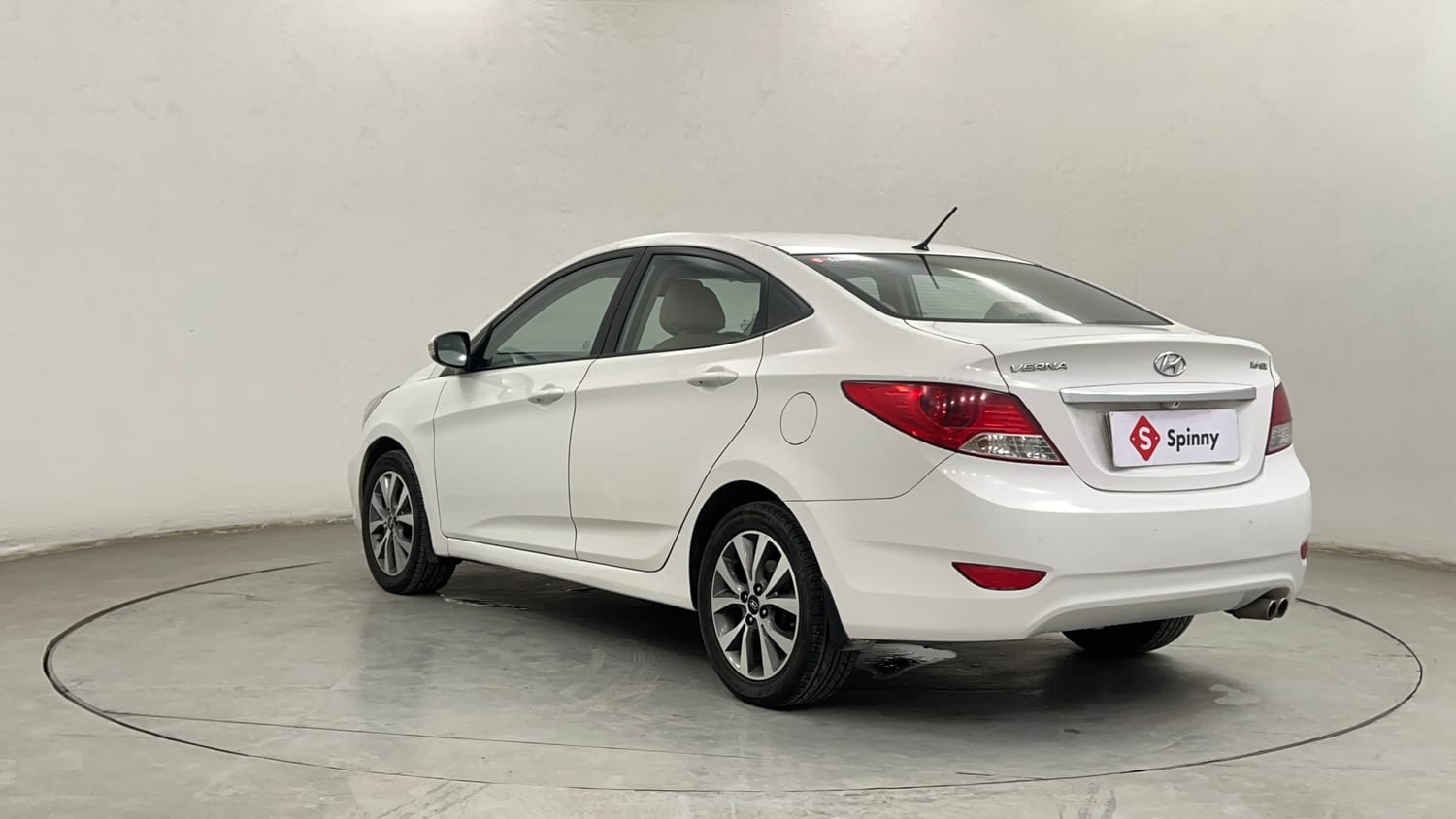 Used 2015 Hyundai Verna Fluidic 1.6 VTVT SX Petrol Manual exterior LEFT REAR CORNER VIEW