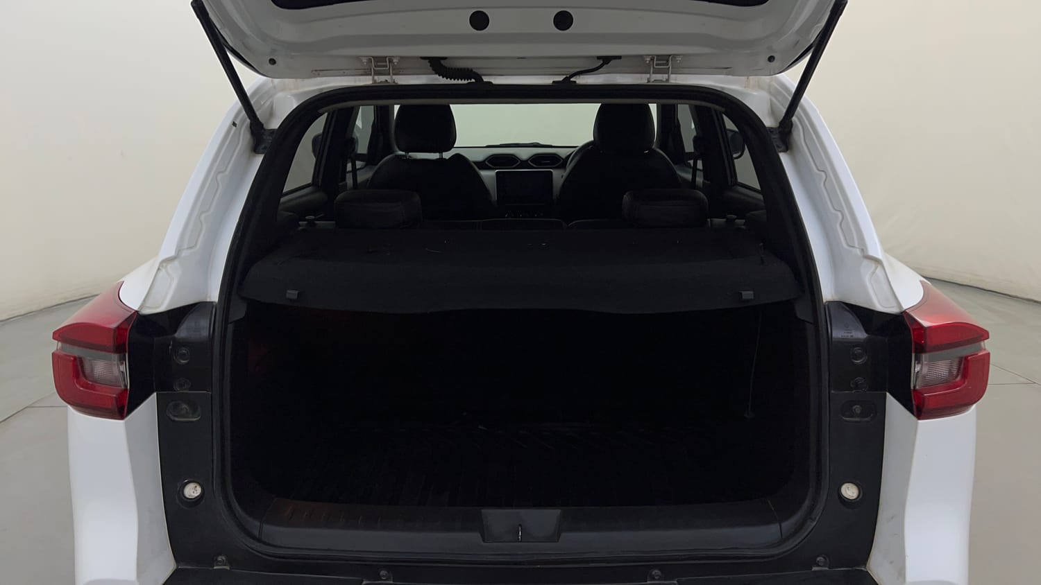 Used 2023 Nissan Magnite XV Petrol Manual interior DICKY INSIDE VIEW